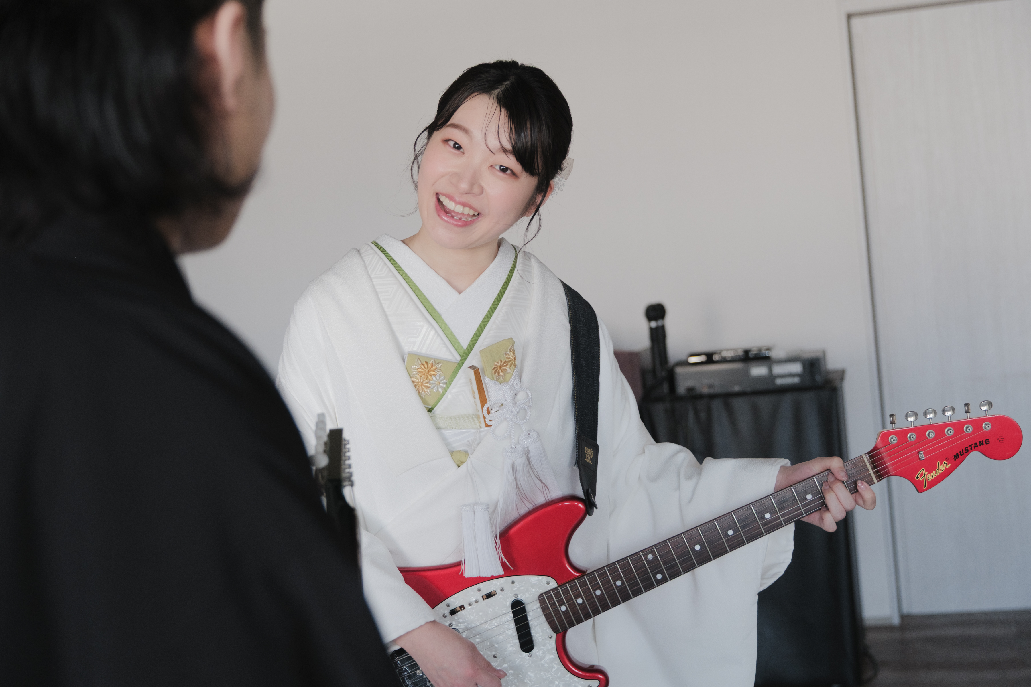 ギターと一緒に撮影！！！