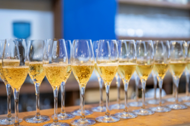 イタリア料理　ＳＡＺＡＥ（サザエ）