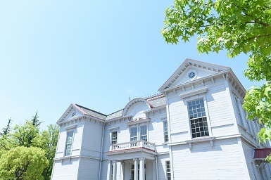 Tiara THE CLASSIC CLUB