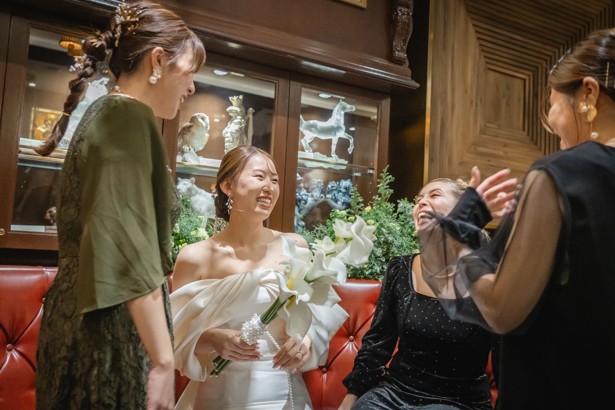 会場と新婦イメージ