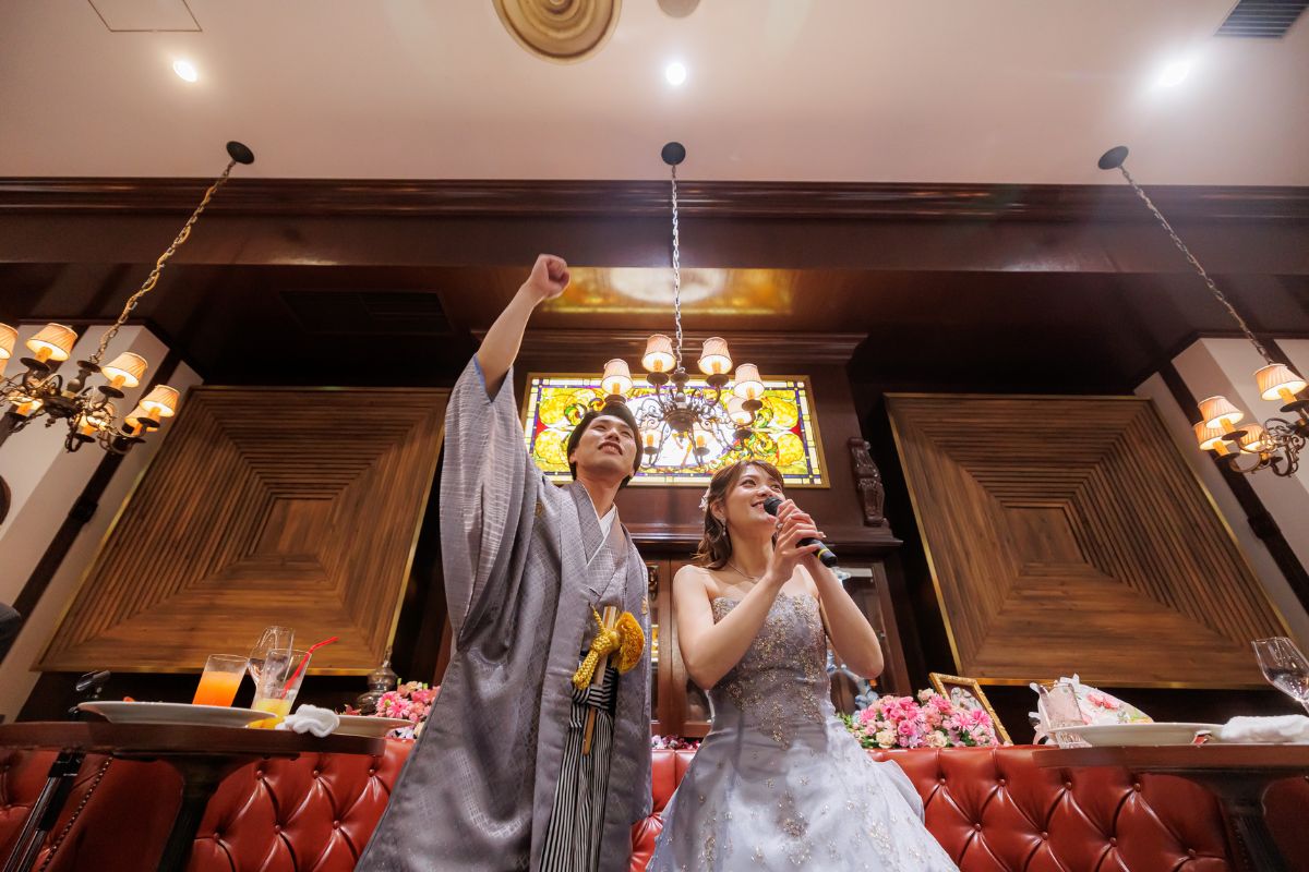会場と新郎新婦イメージ