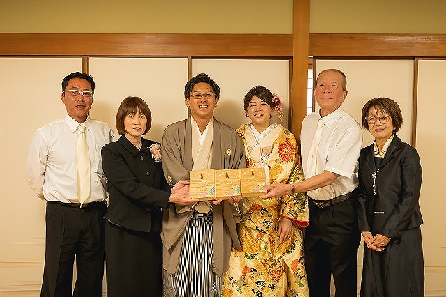 栴檀　会食会　親御様へ記念品贈呈