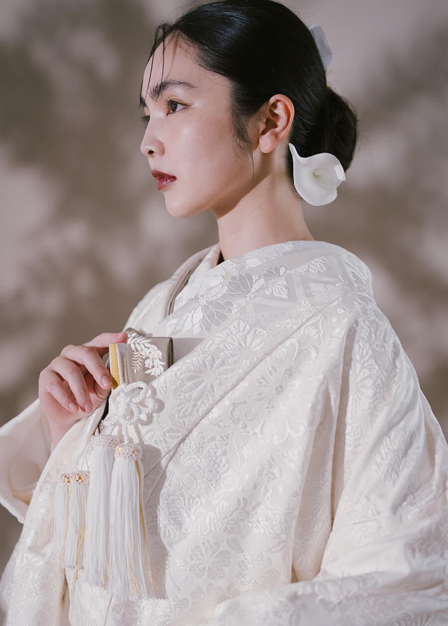 能衣裂取草花紋