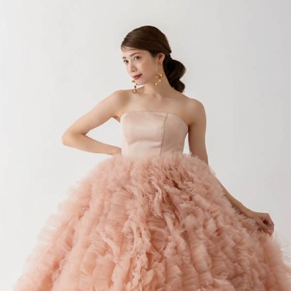 ウェディングドレス カラードレスの画像