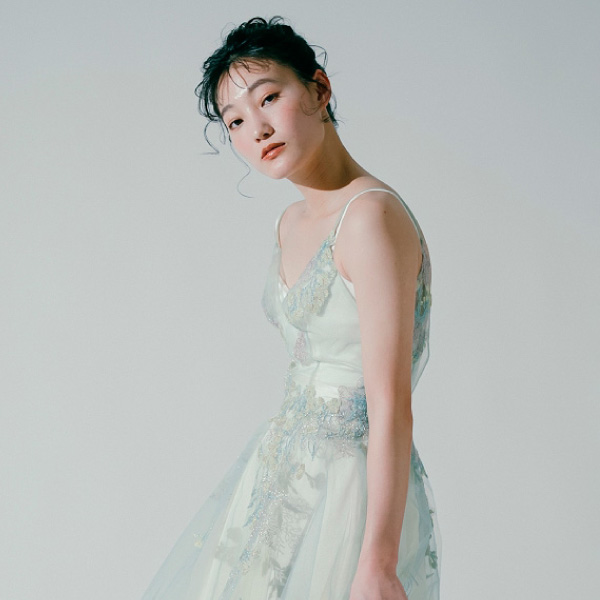 ウェディングドレス カラードレスの画像