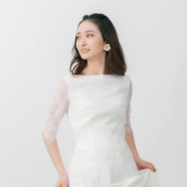 ウェディングドレス スレンダーラインの画像