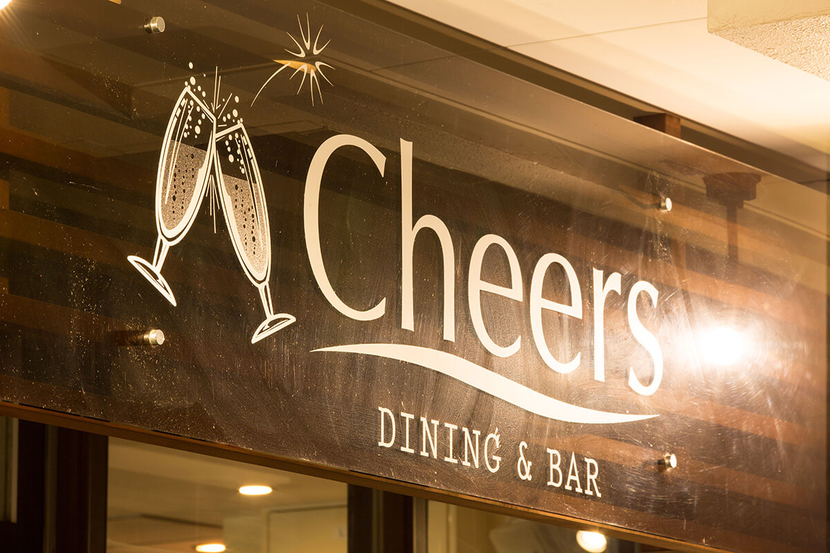 Dining&Bar Cheers（チアーズ）