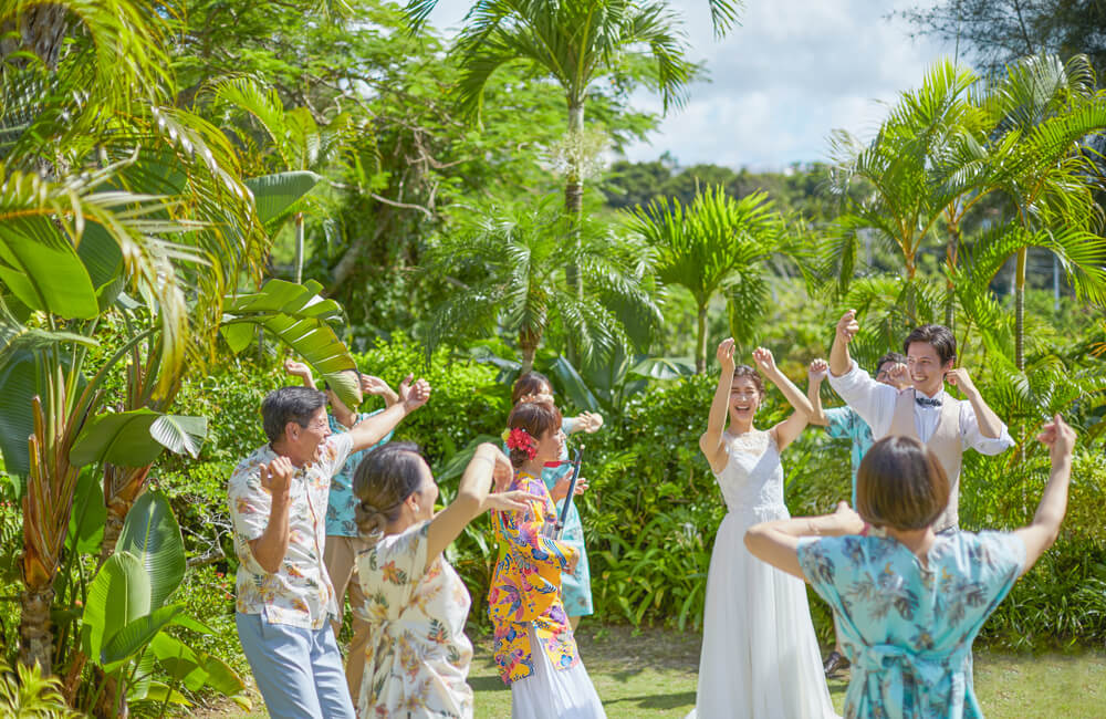 小さな結婚式 沖縄イル・ド・レ チャペル（ブルーインフィニティー）