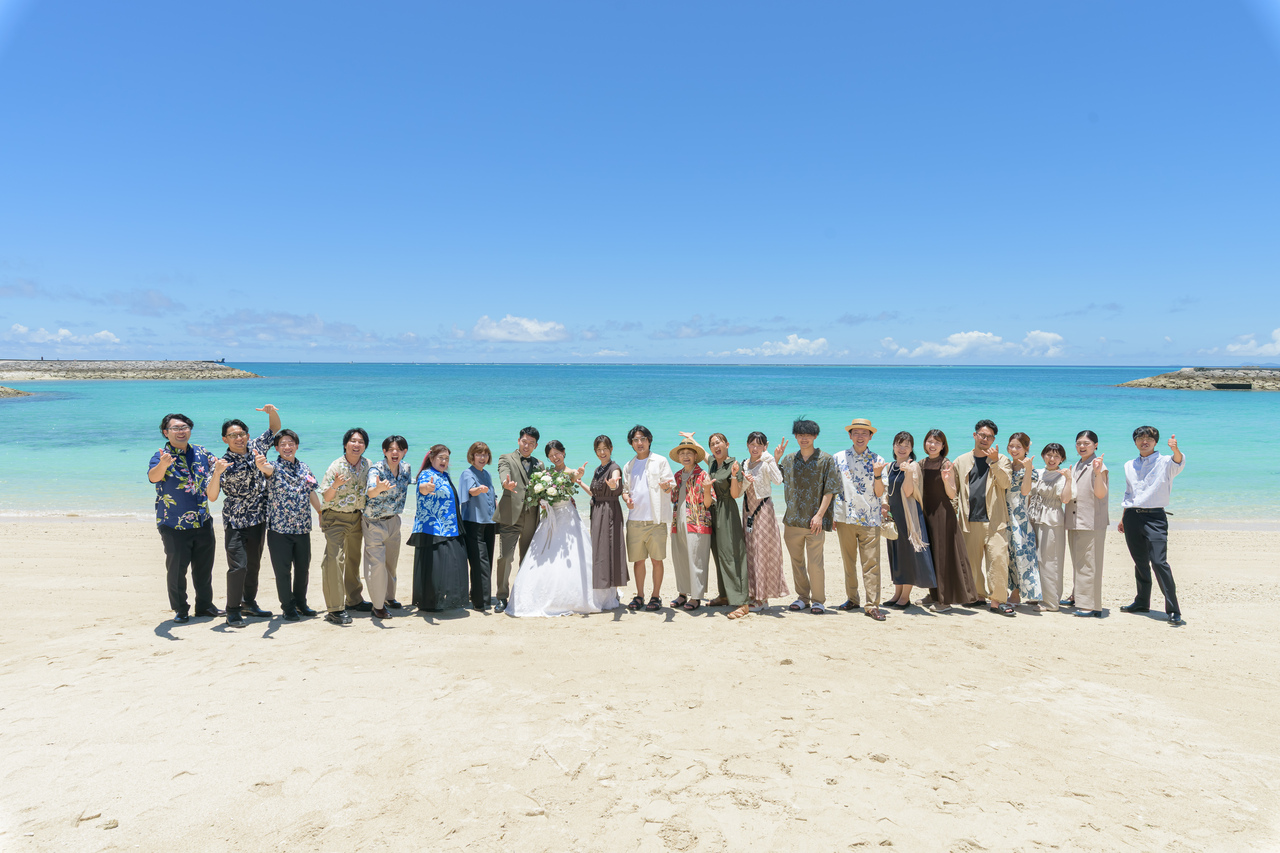 ビーチでの集合写真