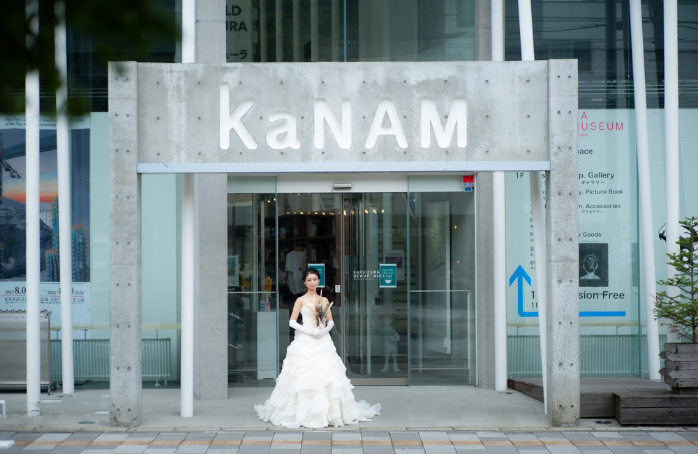 軽井沢　風通る白樺と苔の森チャペル