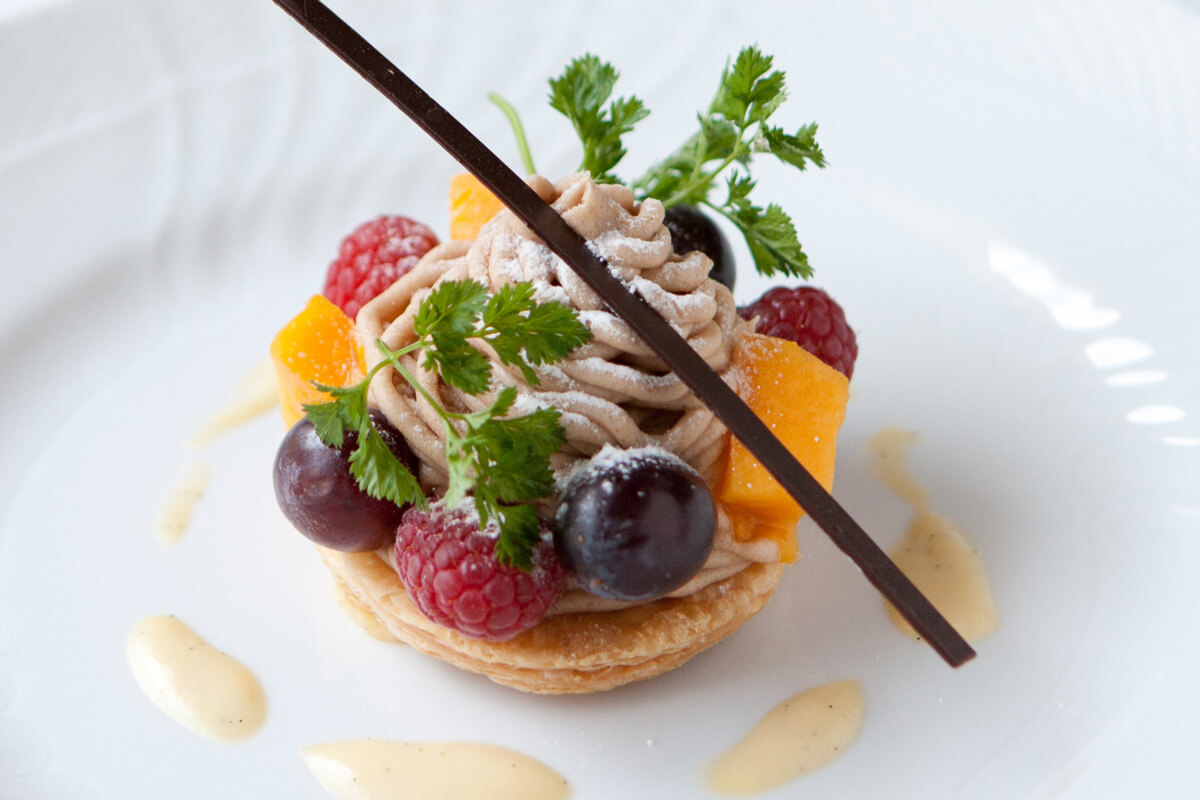 山手ヘレン記念教会/ザ・ローズレジデンス