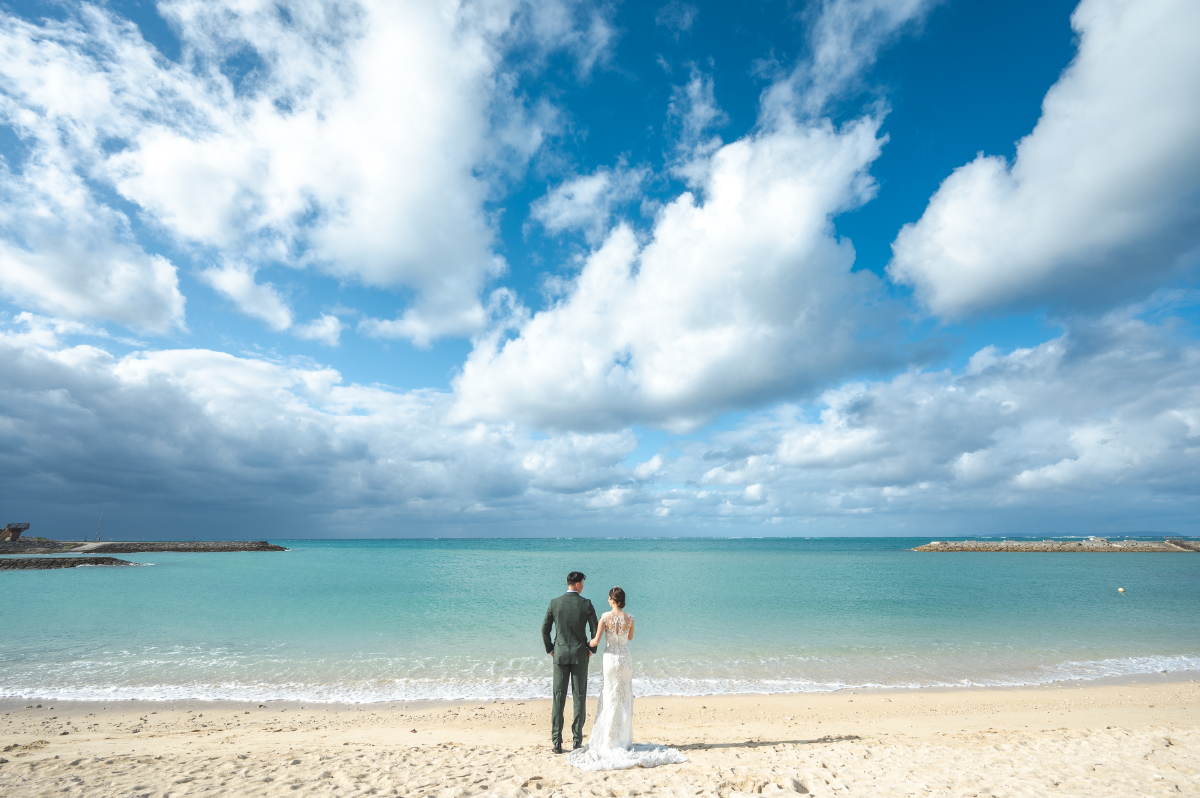海と空の鮮やかなコントラスト