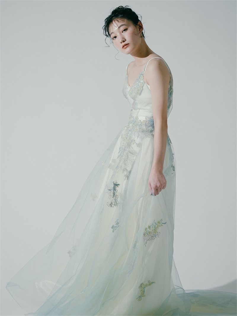 たった5分でイメージチェンジ！！オーバーカラードレスのご紹介♪