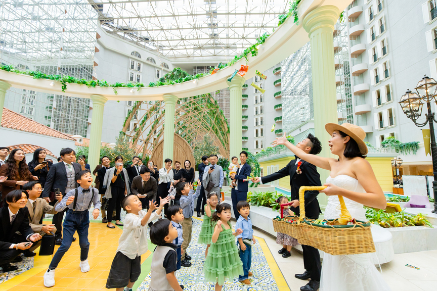 笑顔が止まらない!“結婚式の常識を壊したい”おふたりの楽しいウェディング