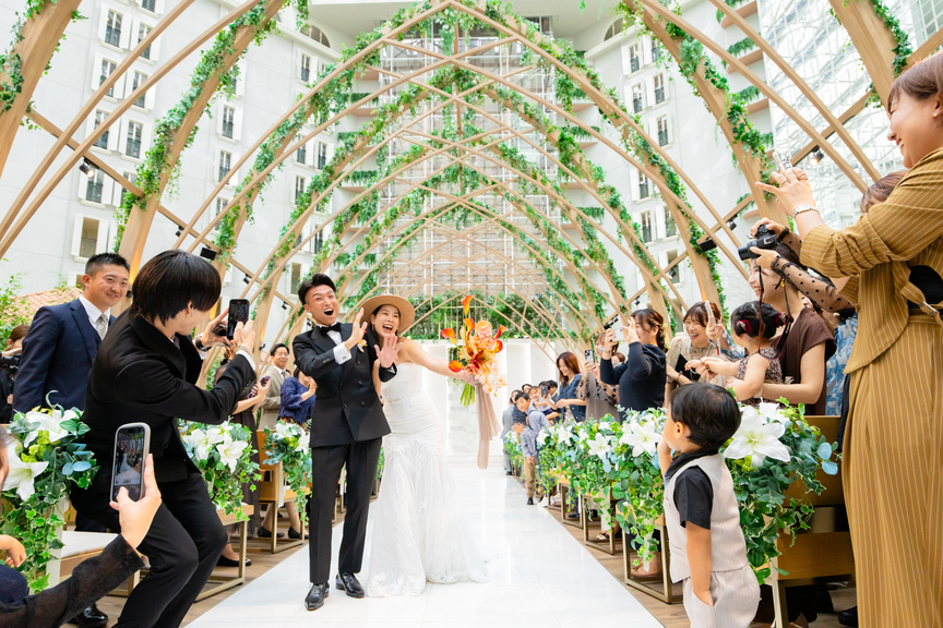 笑顔が止まらない!“結婚式の常識を壊したい”おふたりの楽しいウェディング