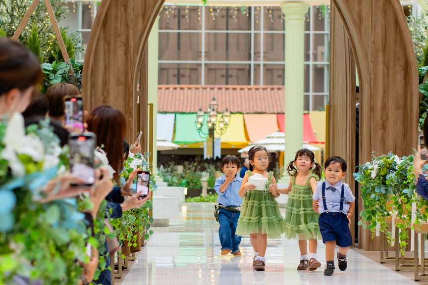 笑顔が止まらない!“結婚式の常識を壊したい”おふたりの楽しいウェディング