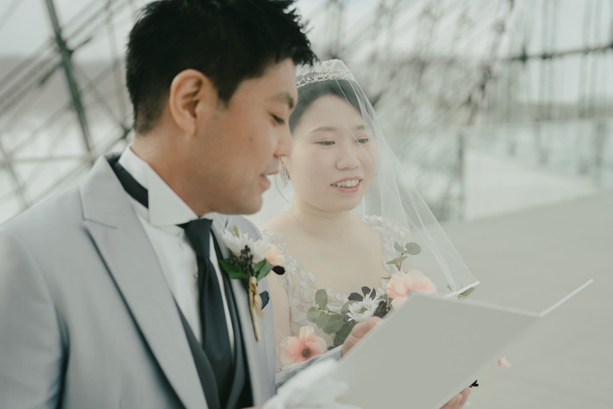 白銀の北海道!ガラスのピラミッドで誓う、幻想的なウィンターウェディング