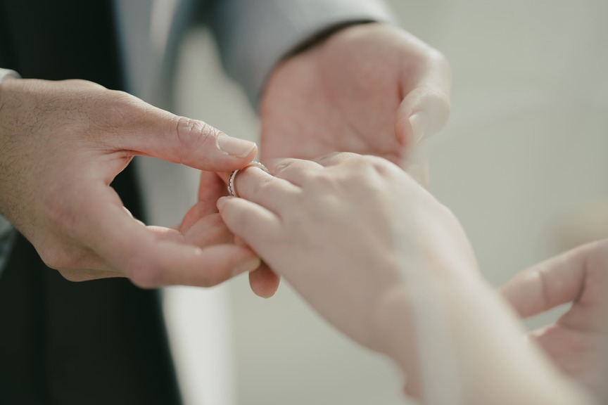 白銀の北海道!ガラスのピラミッドで誓う、幻想的なウィンターウェディング