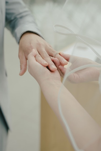 白銀の北海道!ガラスのピラミッドで誓う、幻想的なウィンターウェディング