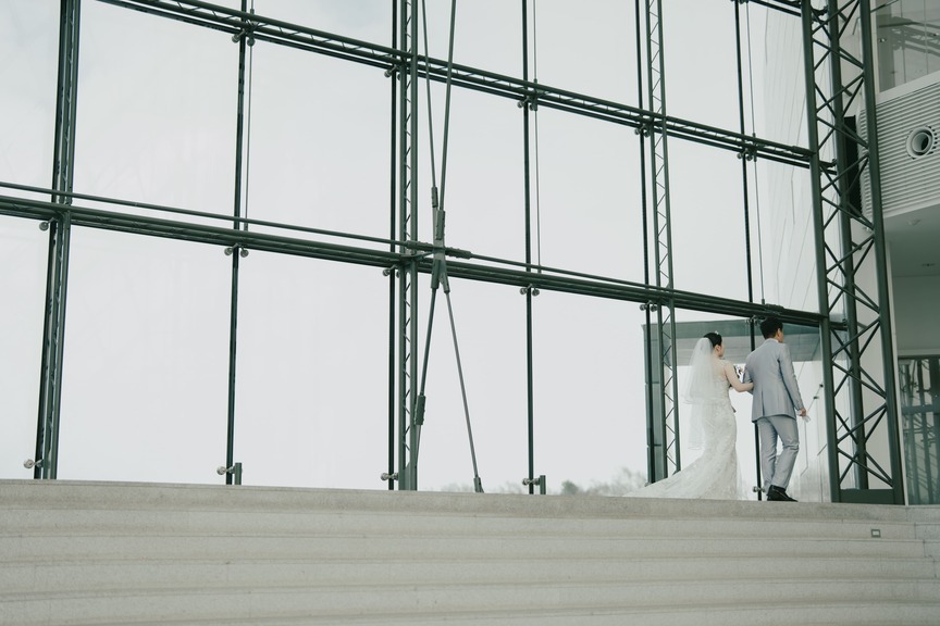 白銀の北海道!ガラスのピラミッドで誓う、幻想的なウィンターウェディング