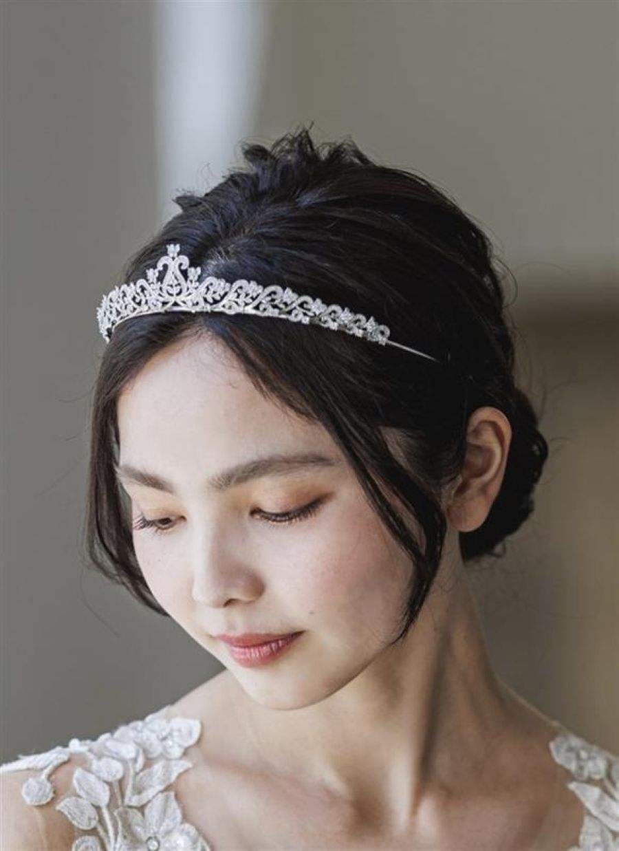 今回は、花嫁さまの印象を大きく左右する「アクセサリー」についてご紹介します👰