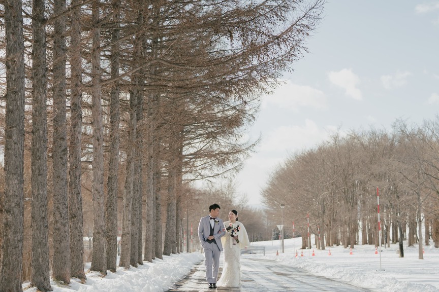 白銀の北海道!ガラスのピラミッドで誓う、幻想的なウィンターウェディング