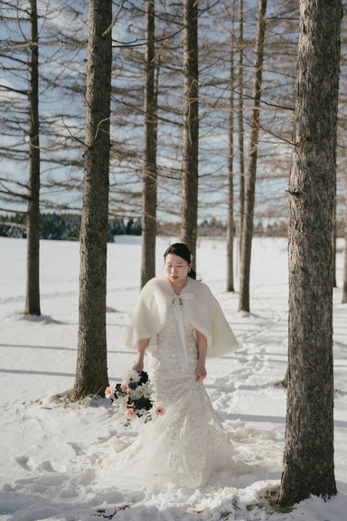 白銀の北海道!ガラスのピラミッドで誓う、幻想的なウィンターウェディング