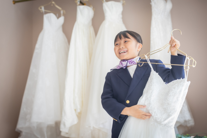 小学生を対象に 夏休みお子さまウェディングプランナー体験を募集!両親の結婚式と職業体験を無料で提供します!