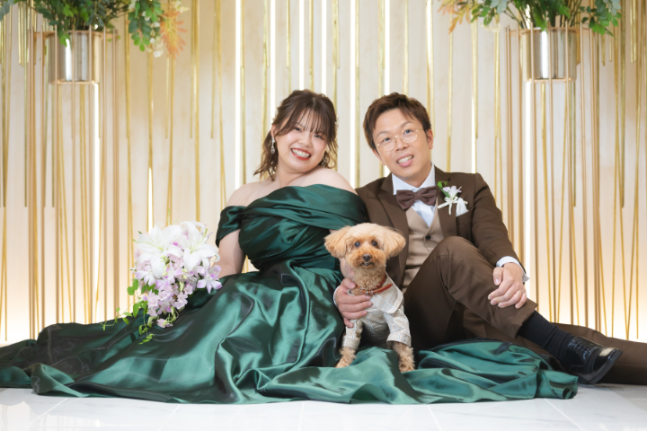 クリスマスカラーのドレスに身を包んで