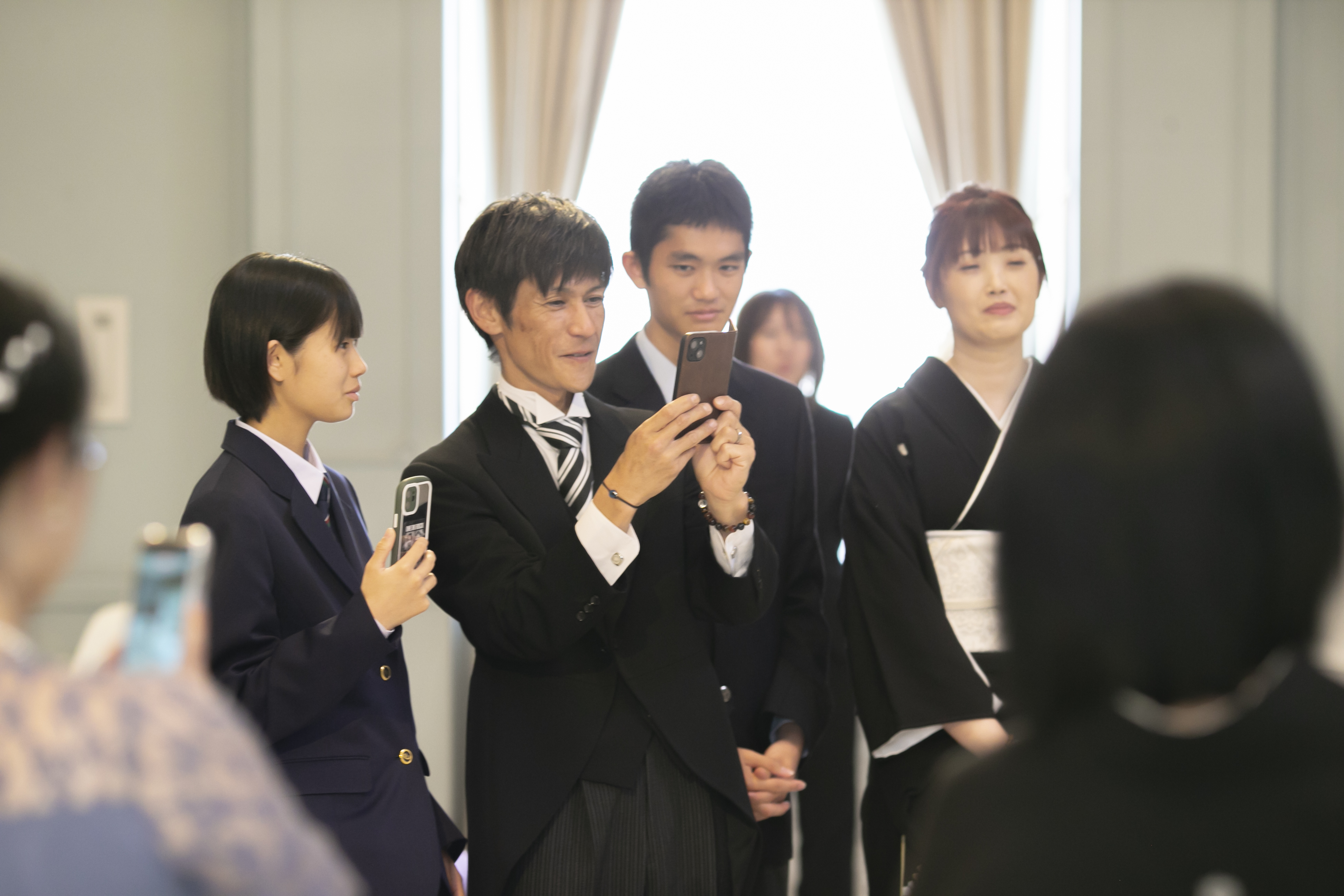 しあわせいっぱい♡ケーキ入刀からお手本バイトへ♪