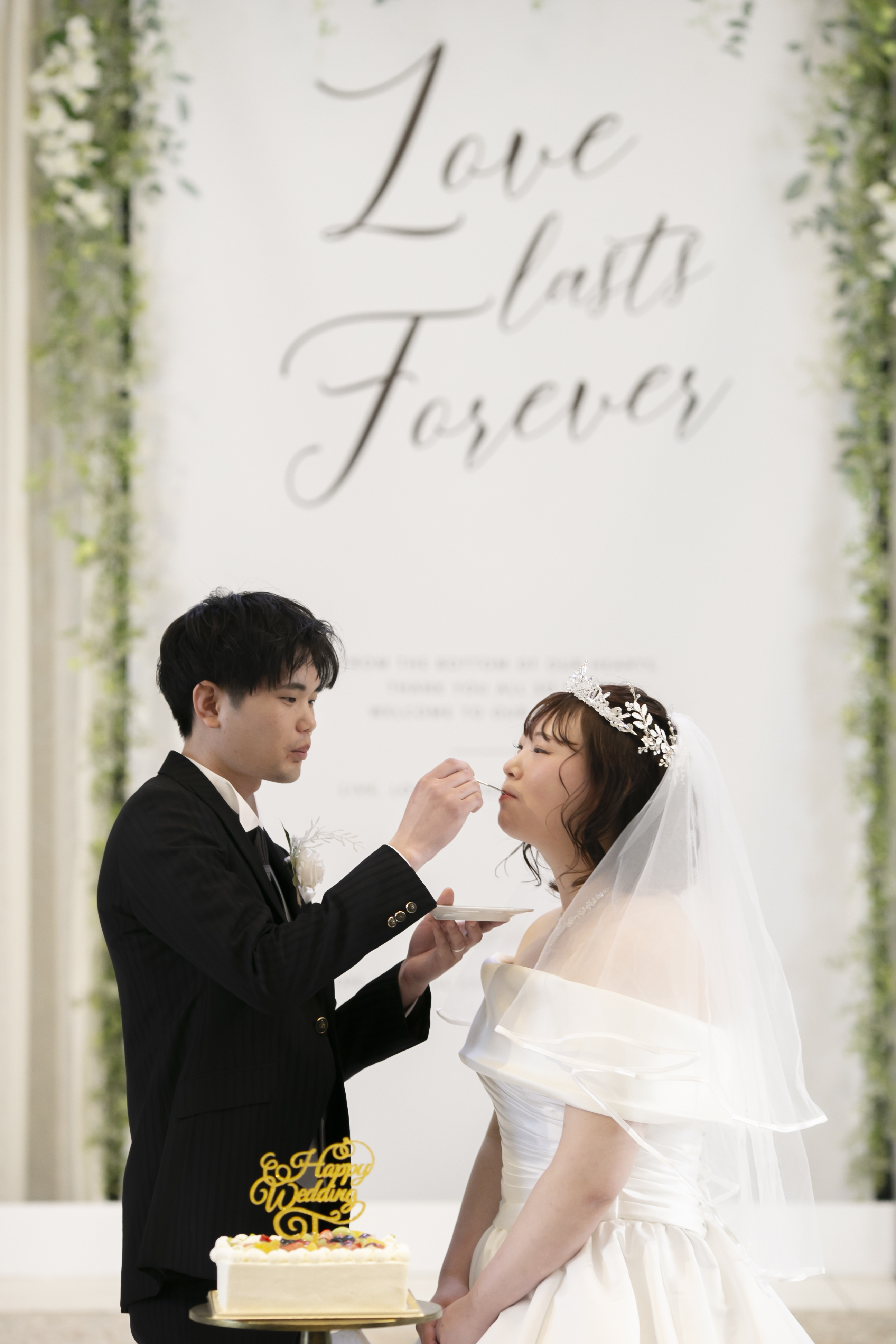 しあわせいっぱい♡ケーキ入刀からお手本バイトへ♪