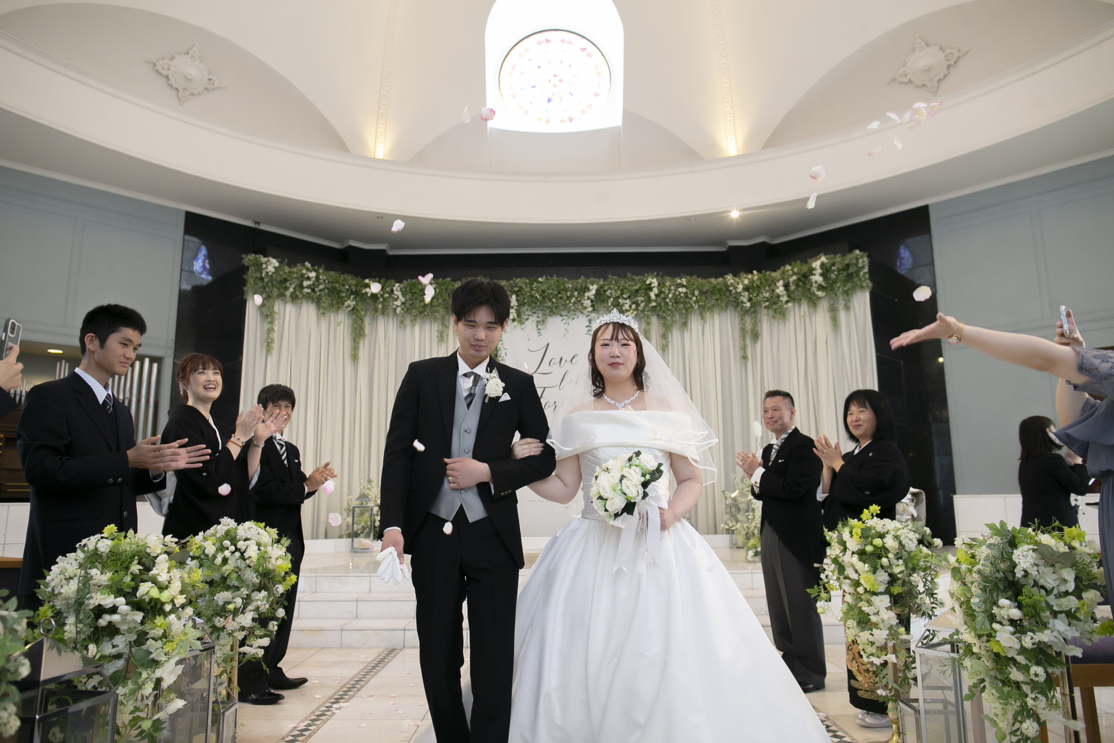 3分で早着替え！？オーバーカラードレスで再入場♪