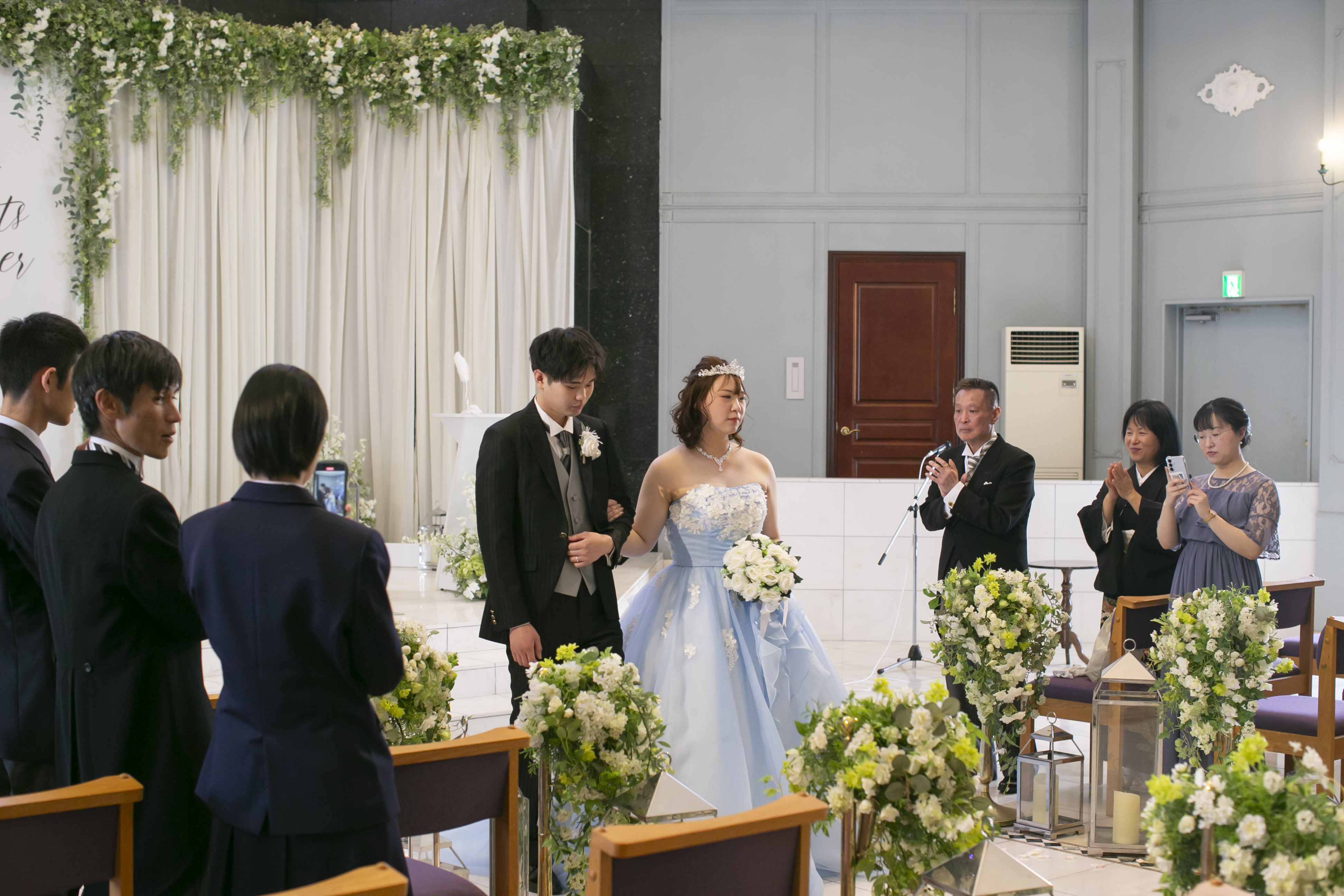 3分で早着替え！？オーバーカラードレスで再入場♪