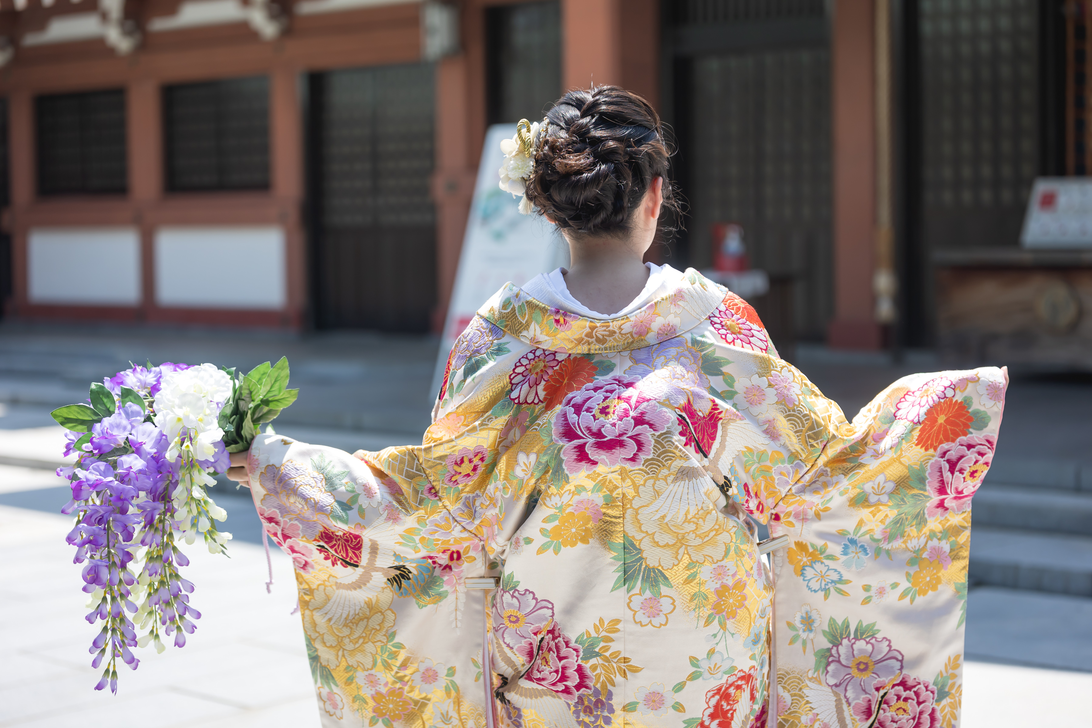 神社式で白無垢から色打掛に掛替え✨