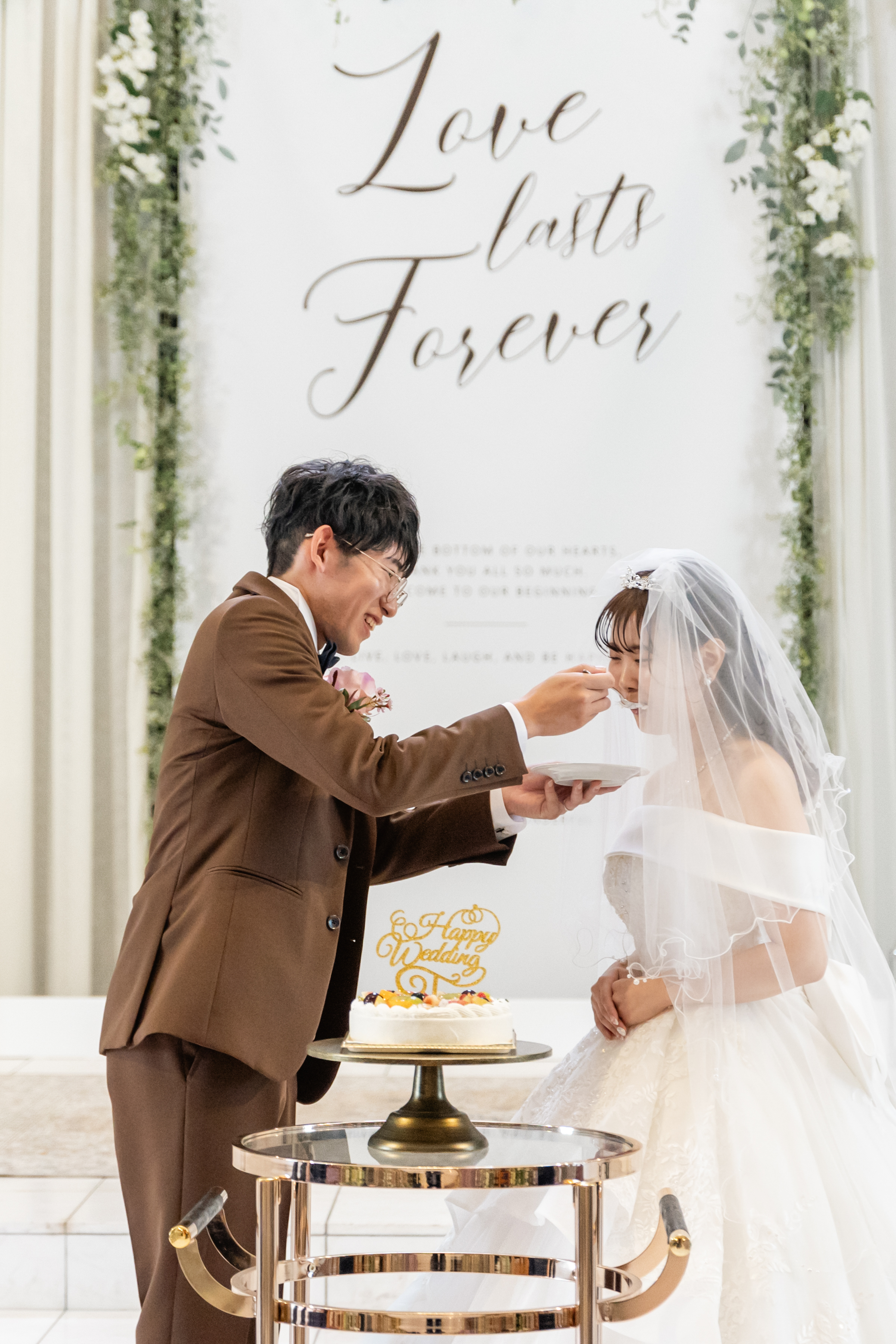 挙式中にケーキ入刀?!