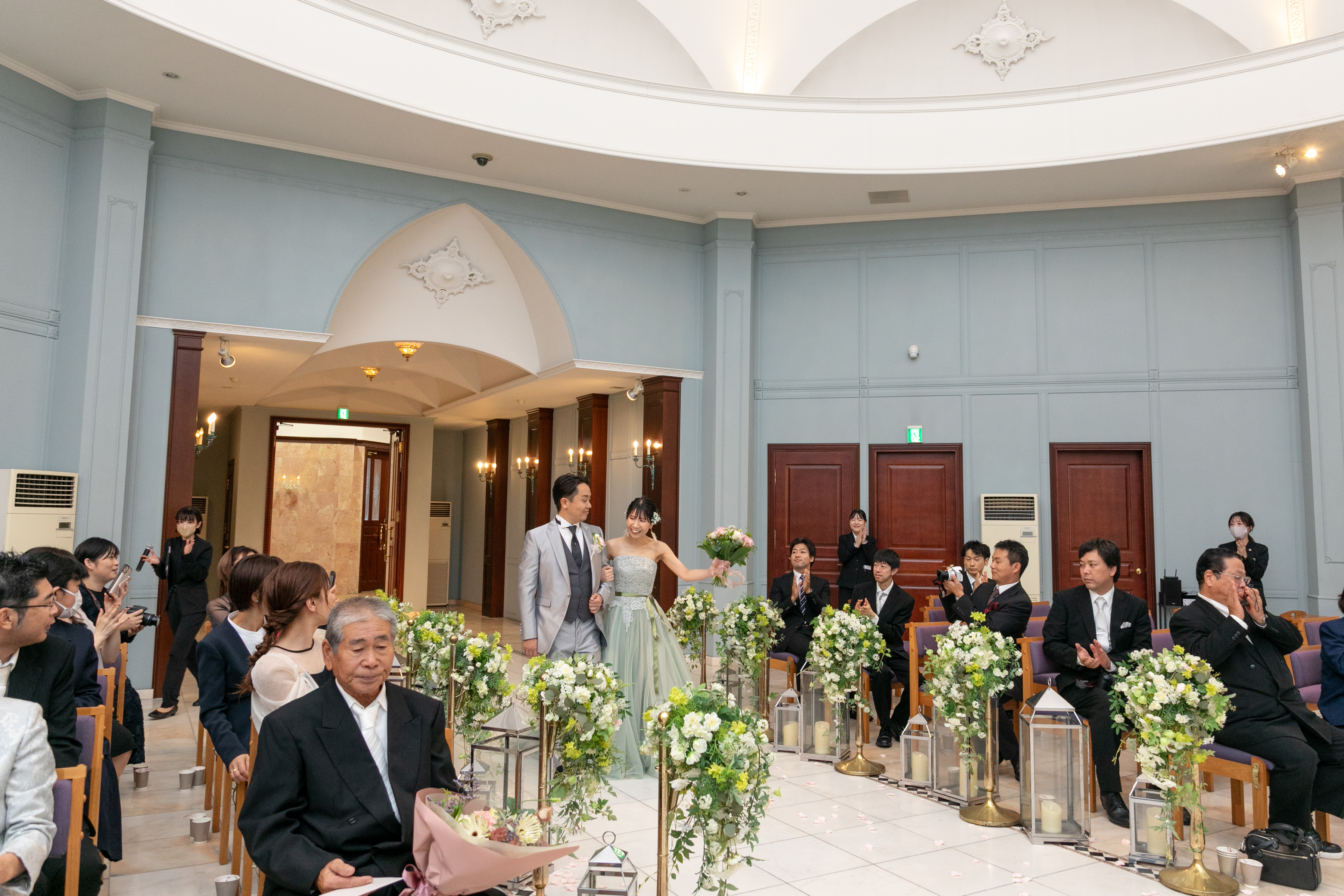 挙式後3分でお色直し！