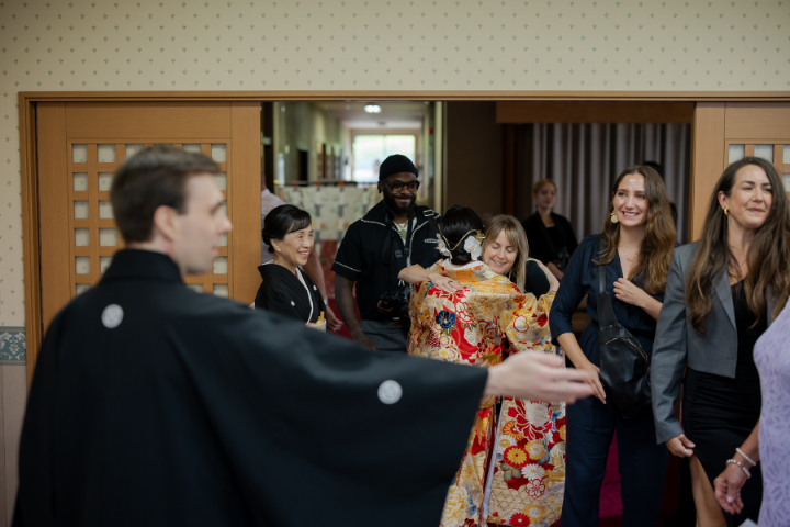 小さな結婚式熊本店　挙式レポート　No.23　藤崎宮での挙式（色打掛＆国際結婚）挙式前