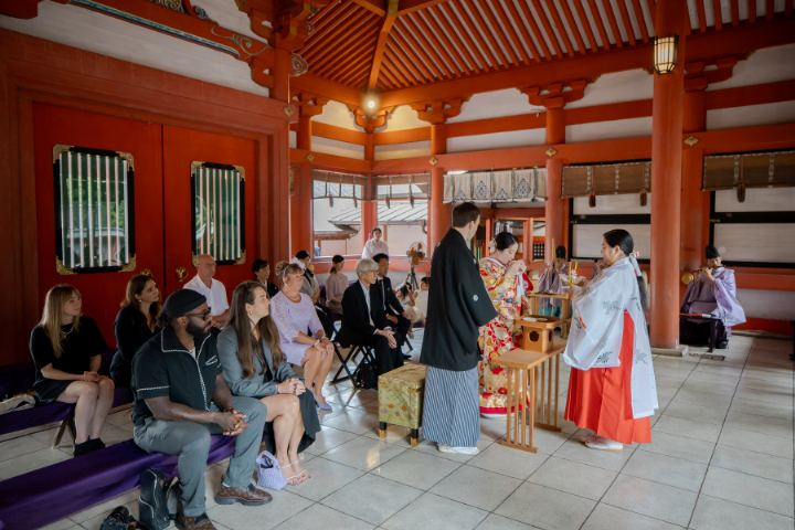 小さな結婚式熊本店　挙式レポート　No.24　藤崎宮での挙式（色打掛＆国際結婚）挙式編