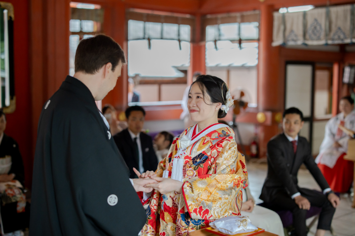 小さな結婚式熊本店　挙式レポート　No.24　藤崎宮での挙式（色打掛＆国際結婚）挙式編