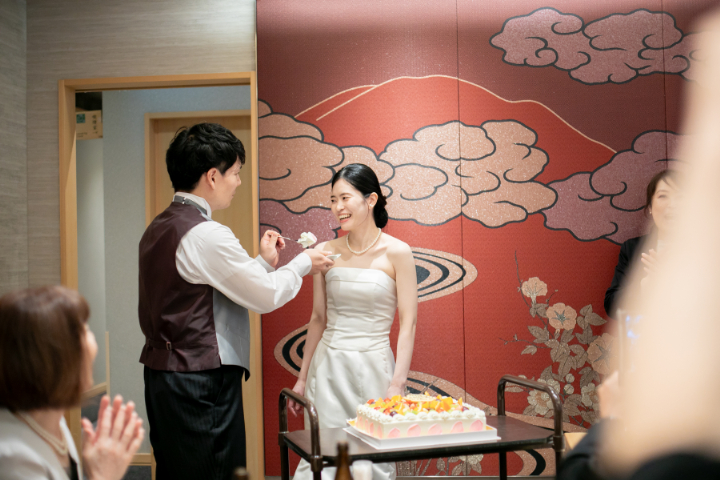 小さな結婚式熊本店　挙式レポート　No.22　３０名でのシンプル会食（日本料理＆ケーキ入刀）