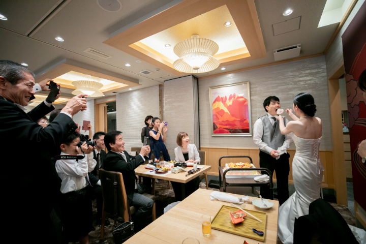 小さな結婚式熊本店　挙式レポート　No.22　３０名でのシンプル会食（日本料理＆ケーキ入刀）