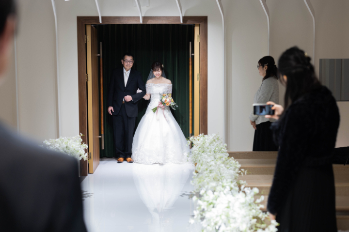 小さな結婚式熊本店　挙式レポート　No.45　９名での小さくてかわいいレストランウエディング（挙式編）