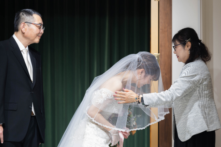 小さな結婚式熊本店　挙式レポート　No.45　９名での小さくてかわいいレストランウエディング（挙式編）