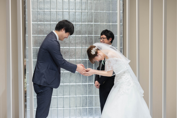 小さな結婚式熊本店　挙式レポート　No.45　９名での小さくてかわいいレストランウエディング（挙式編）