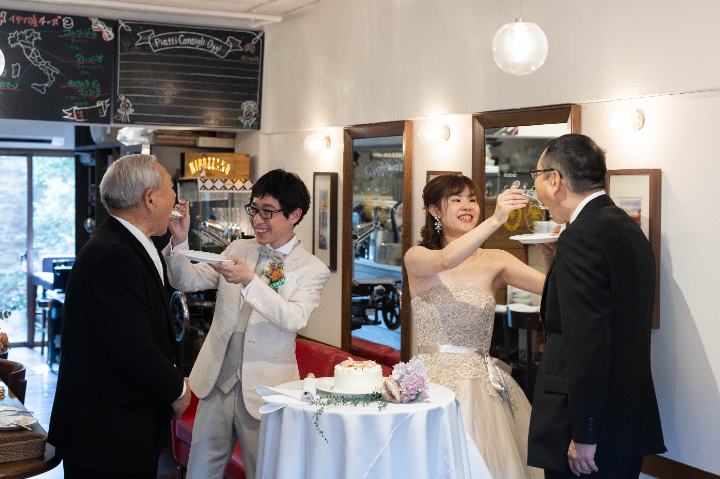 小さな結婚式熊本店　挙式レポート　No.46　９名での小さくてかわいいレストランウエディング（ロッカフォルテで会食）