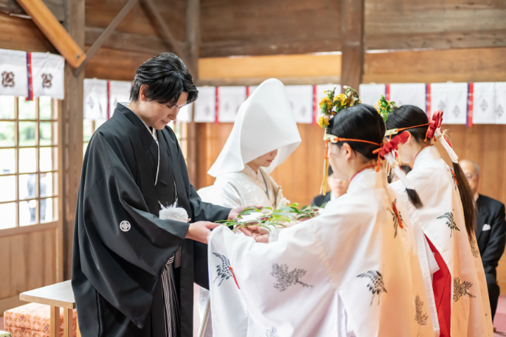 小さな結婚式熊本店　挙式レポート　No.42　雨上がりの健軍神社＆レストラン会食（挙式編）