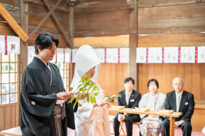 小さな結婚式熊本店　挙式レポート　No.42　雨上がりの健軍神社＆レストラン会食（挙式編）