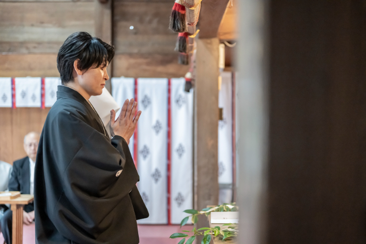 小さな結婚式熊本店　挙式レポート　No.42　雨上がりの健軍神社＆レストラン会食（挙式編）