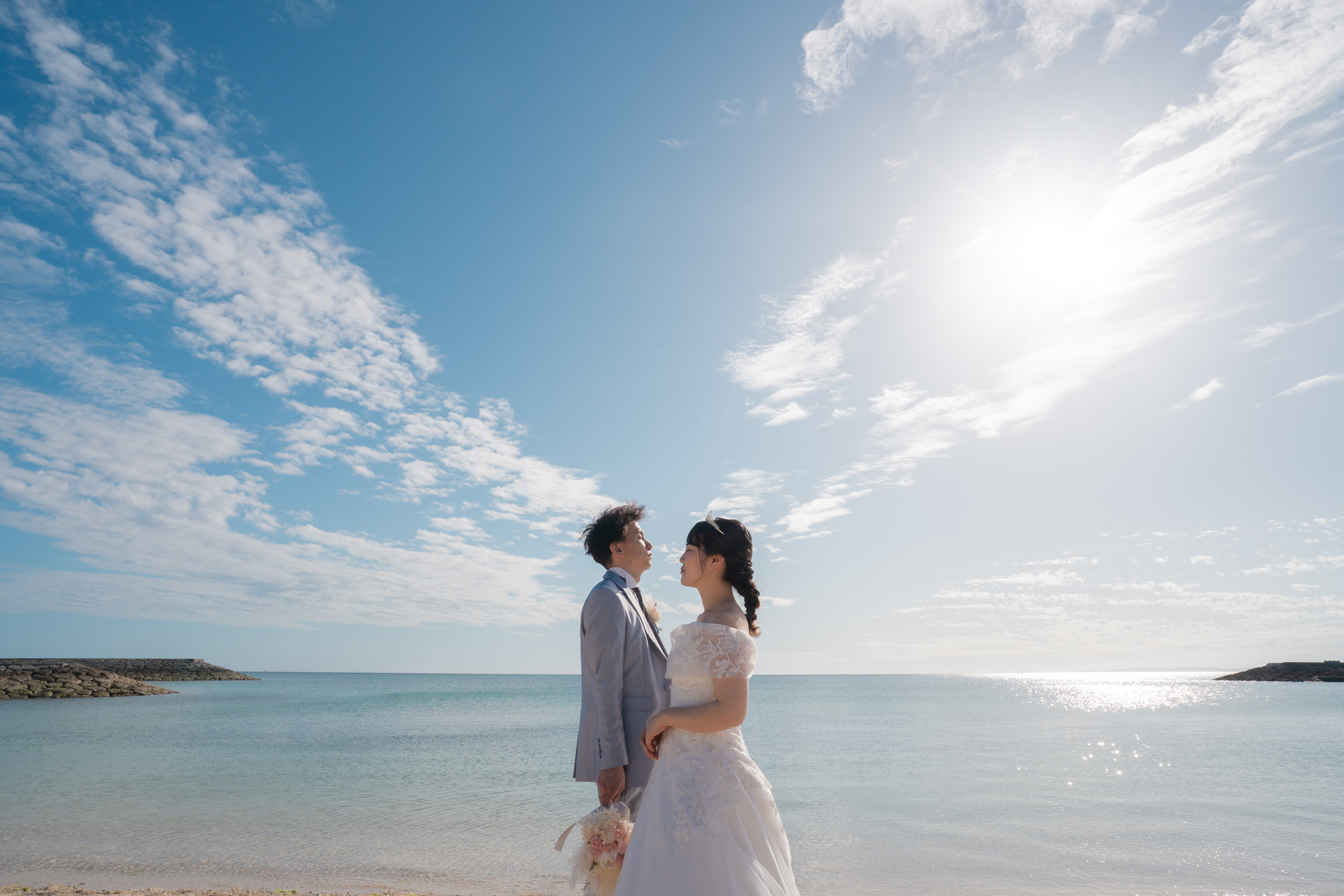 沖縄リゾートで叶えた、“おふたりらしさ”に溢れる一日