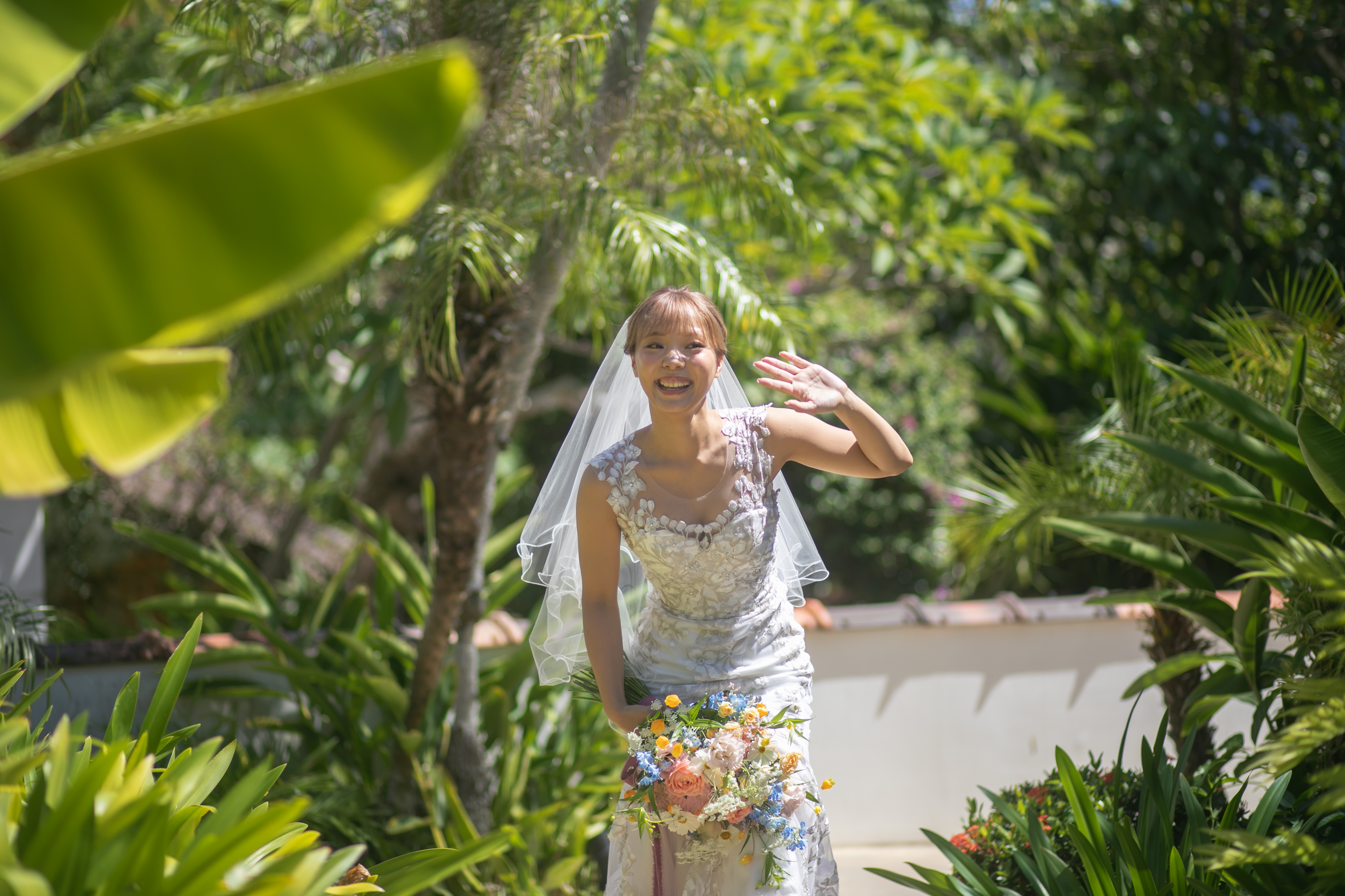 たくさんのゲストに囲まれて♪沖縄ガーデンウェディング